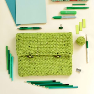 crochet book sleeve cover PDF pattern/ crochet book cover/ crochet laptop sleeve/ crochet laptop cover/ crochet laptop bag/ crochet pattern
