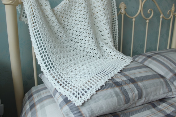 lacy crochet baby blanket PDF crochet pattern/ crochet baby blanket pattern/ heirloom crochet baby blanket/ vintage crochet baby blanket PDF