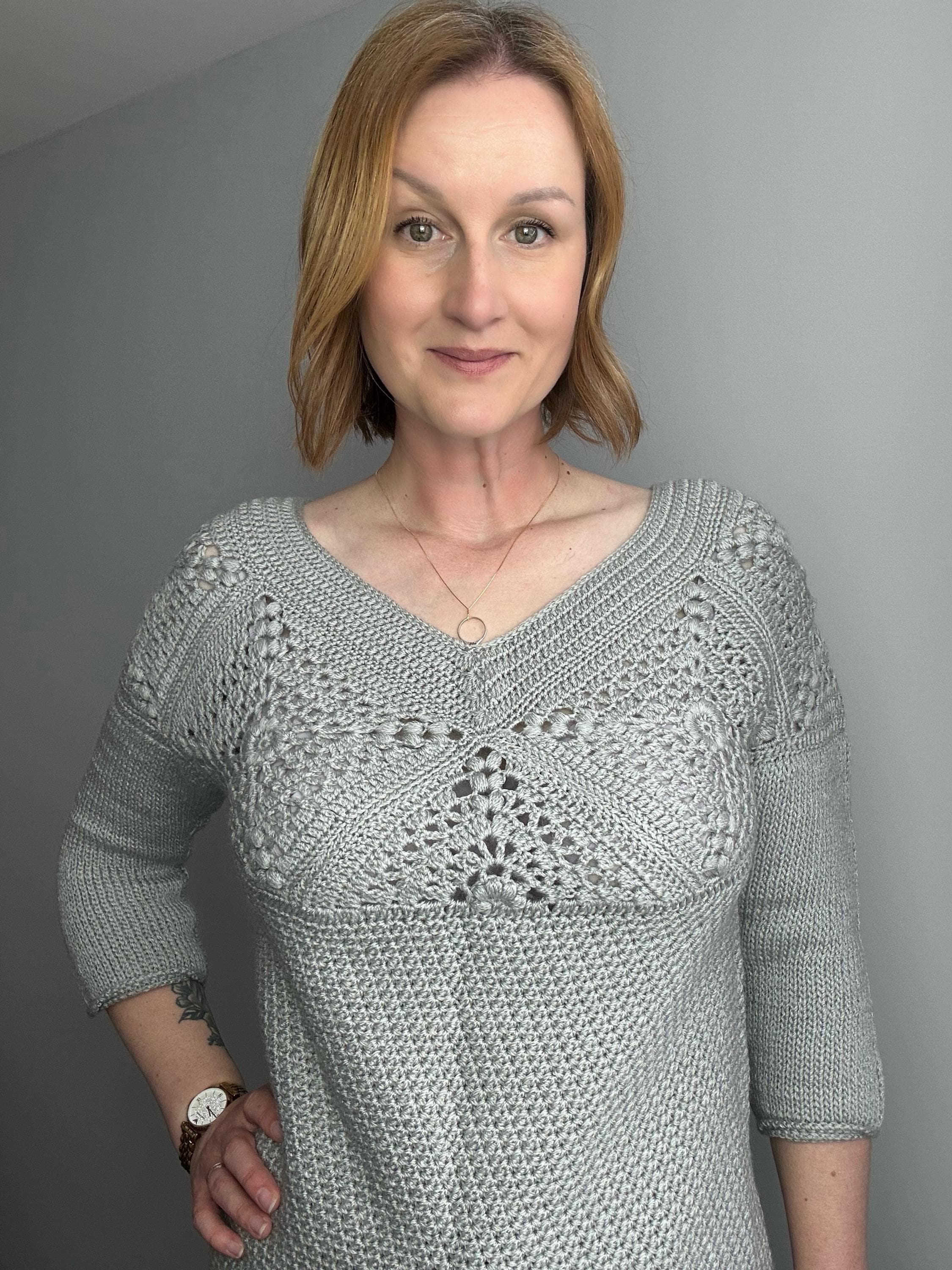 34 Crochet Jumpers with Cowl Necks, Raglans, and Crop Tops 27 Margita Granny Square Crochet Jumper Pattern for Women