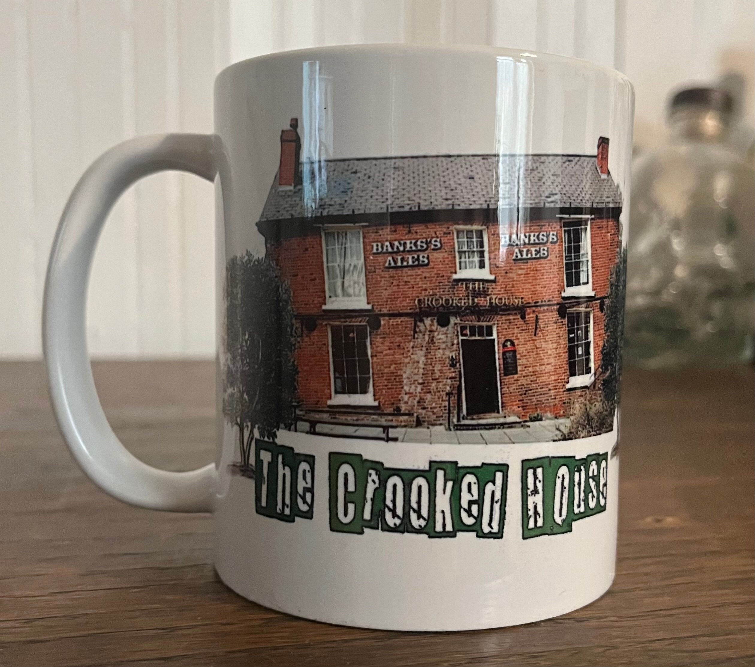 The crooked house pub. A mug depicting the iconic crooked house in Dudley West Midlands