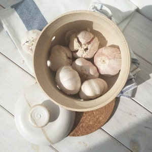 White Ceramic Garlic Keeper, White and Beige Garlic Storage Container