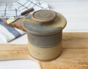 Burriera francese fatta a mano, contenitore per burro rustico beige