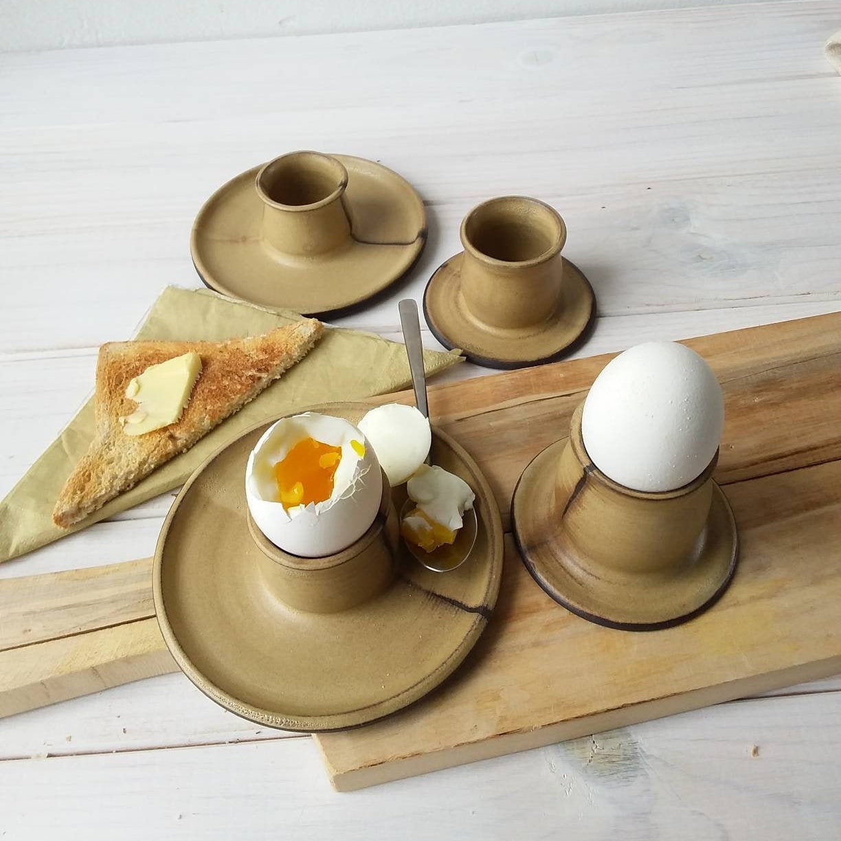 Ceramic Egg Cup With or Without Attached Plate Modern Beige 