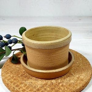 Keramik Blumentopf, kleiner Übertopf mit Teller, Sukkulenten Topf mit Loch, Keramik Blumentopf und Platte, brauner Keramik Übertopf