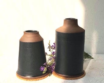 Zwarte keramische vaas, rustieke aardewerkvaas, moderne keramische vaas, aardewerk bloemencontainer, zwart-bruine Ikebana-vaas
