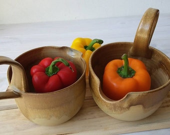 Saucière en céramique, saucière moderne, bol avec anse, saucière beige, grande soucoupe en poterie, bol à fruits en céramique, saladier personnel