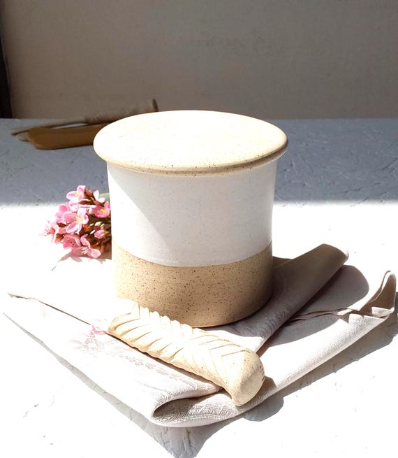 Französisches Butterdöschen, rustikales weißes Buttergefäß mit Griff, Butterdöschen aus Keramik, 150 oder 330 Gramm Buttergefäß, 3-Stangen- Buttergefäß
