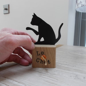 Le Chat cat automaton