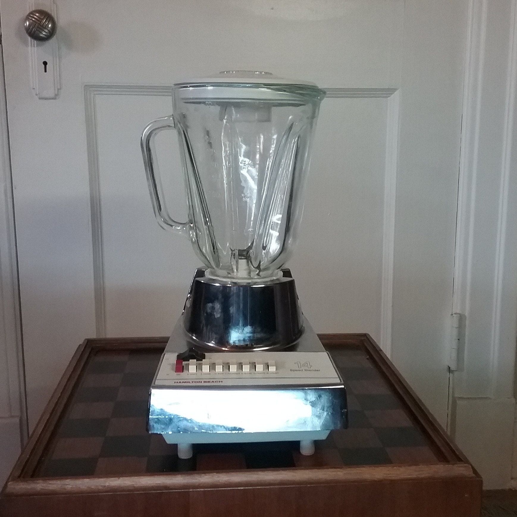 My first vintage kitchen gadget; a Hamilton beach blender, model 585-2.  Still works and currently trying to figure out what year it is :  r/vintagekitchentoys