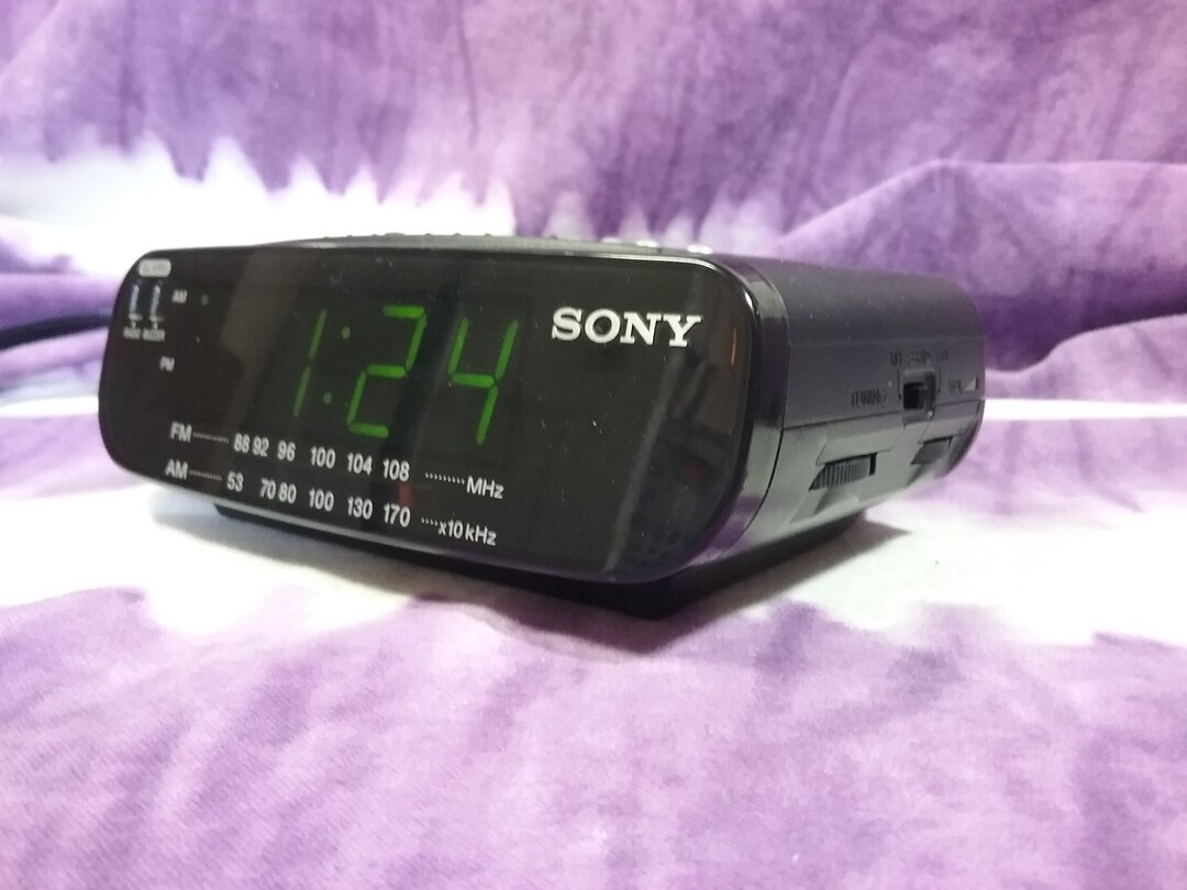 Sony Vintage 1990's Dream Machine Am/fm Alarm Clock/radio Model Icf