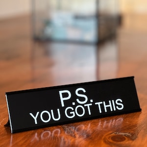 Everyday I'm Hustlin' Funny Desk Plate - Gold With Black Text Office Decor