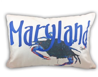 Maryland Pillow with blue crab, lovely beach house decor, 12 x 19"