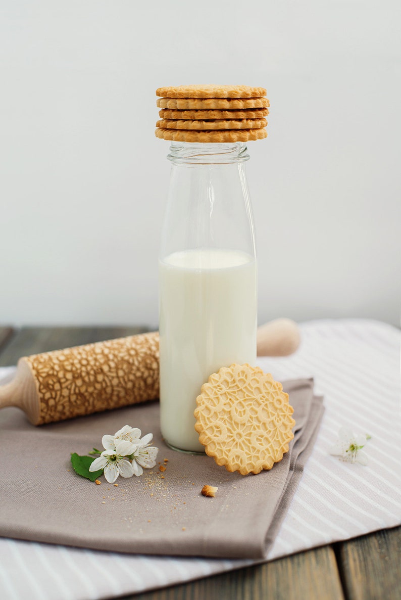 Delicate Lace rolling pin, engraved and embossing cookie stamp, ornamental pattern, Guipure cookie roller image 2