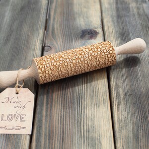 Delicate Lace rolling pin, engraved and embossing cookie stamp, ornamental pattern, Guipure cookie roller image 4