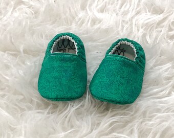 Kelly Green Vegan Baby Moccasins - Perfect for St Patrick's & Christmas, Comfy Jungle Theme Toddler Shoes