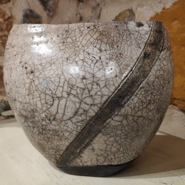 Vase en poterie raku fait à la main avec des motifs blancs et noirs - Vase en céramique Raku fait à la main