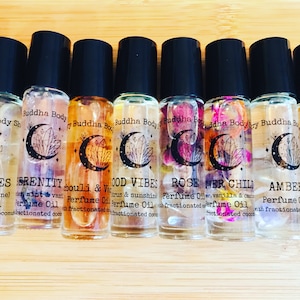 Perfumy w olejku Roll on z kryształkami, naturalne perfumy, perfumy z olejkami eterycznymi, olejek perfumowany, perfumy kryształowe, ametyst, kwarc różowy