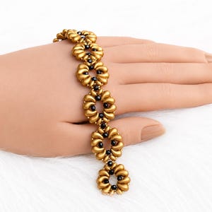 Beaded Bracelet Tutorial: DIY Jewelry Pattern ("Shell" PDF)