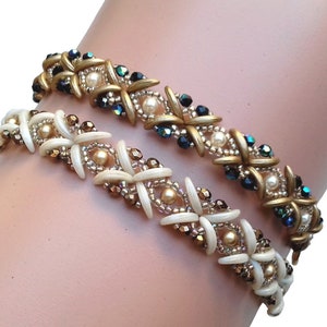 Beaded Bracelet Pattern: DIY Jewelry Tutorial with Pearls and Crescent Beads
