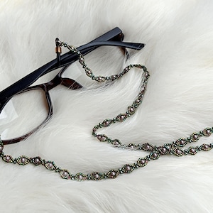DIY Eyeglass Holder Beading Tutorial: Seed Beads and Pearls ("Elly" PDF)