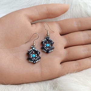 ビーズイヤリングの作り方：ビーズ細工のパターン、シードビーズ、クリスタル（「Gina」PDF）