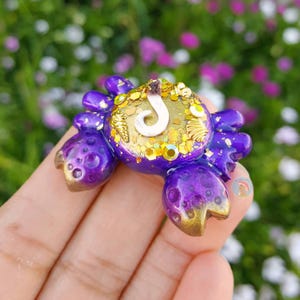 Shiny Coconut Crab - By Le Petit Mouse