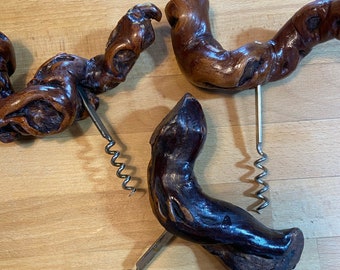 Sacacorchos de vid de uva de madera vintage francesa hecha a mano / Abridor de botellas retro / Barware / Regalo de Man Cave