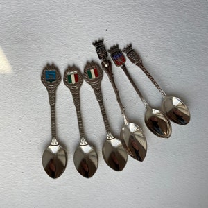x6 - alte französische und italienische Crested Souvenir Teelöffel / kleine Kaffeelöffel