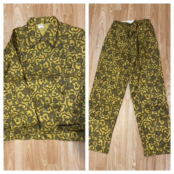 NOS - French Vintage Gold Paisley Pyjamas / Shiny