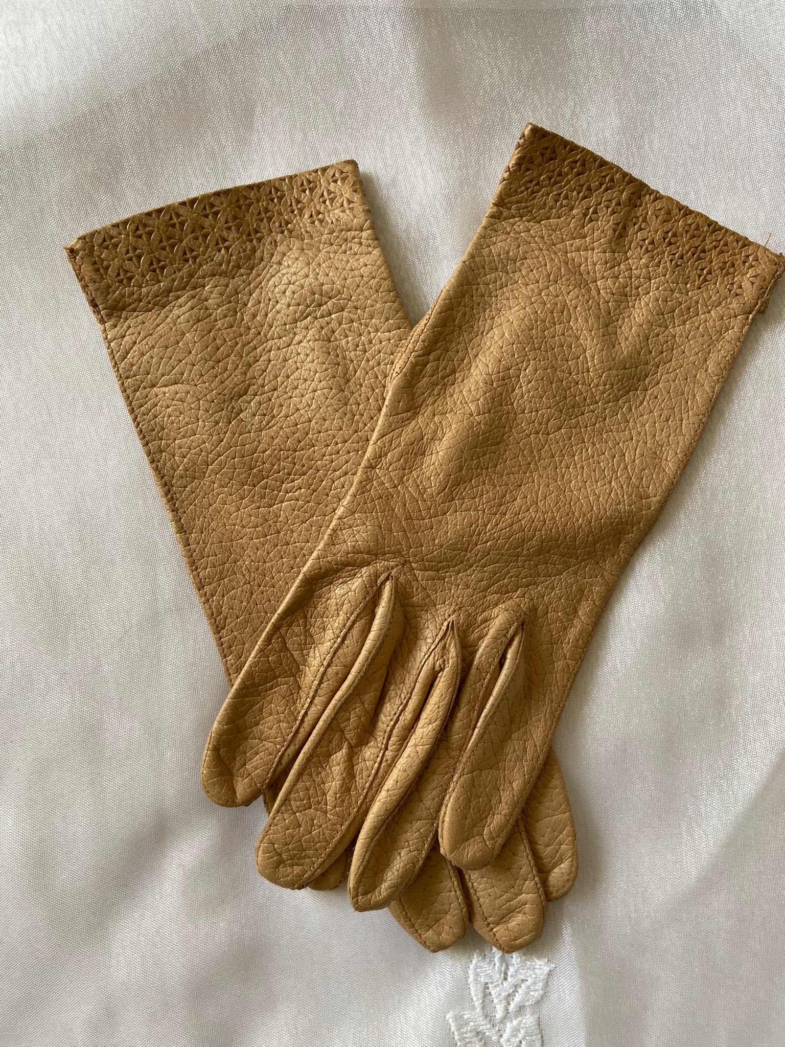 Leather gloves Off-White Beige size S International in Leather - 22491734
