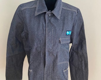 NOS - French Denim 100% Cotton Chore Jacket / Work Wear / Bleu De Travail / French Work Wear with Embroidered Factory Logo (L / FR46)