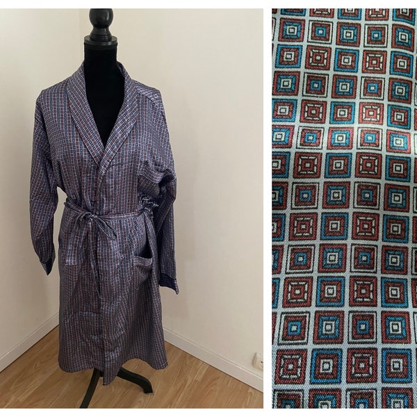 Gents French Vintage Checkered Pattern Red and Blue Dressing Gown / Shiny Smoking Jacket (XL)