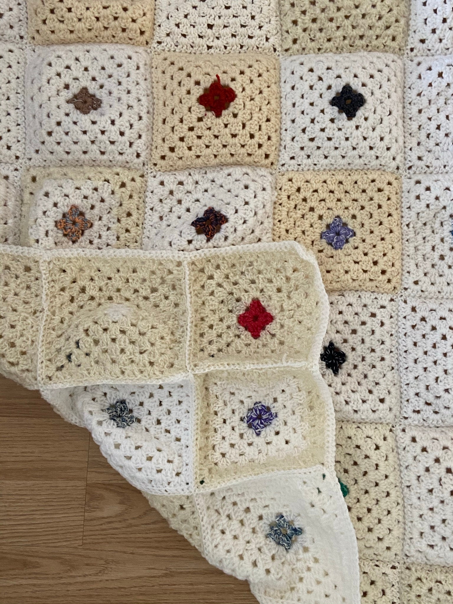 Gorgeous Square Chunky Hand Crochet Knit Cream Floral Afghan/Couverture Grand-Mère Bébé | 39 100cm