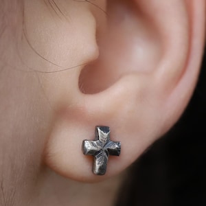 Men Cross Stud Earrings Oxidized Silver 925 Small Women - Gift for Him SE00104