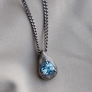 Topaasketting heren geoxideerd zilver - druppelhanger met natuurlijk Londens blauw of Zwitserse edelsteen biljoen voor mannen en vrouwen rustiek SN00209