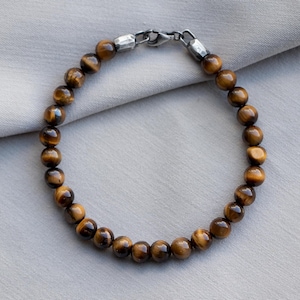 Bracciale da uomo con perline occhio di tigre da 6 mm / Chiusura in argento sterling / Gioielli brutalisti con pietre preziose / Regalo di compleanno per lui - SB00093
