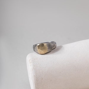 Brutalist Siegelring Männer Siegelring oxidiertes Silber 14K Gold facettierter breiter Ring für Frauen Geburtstagsgeschenk für Sie und Ihn SR00004 Bild 8