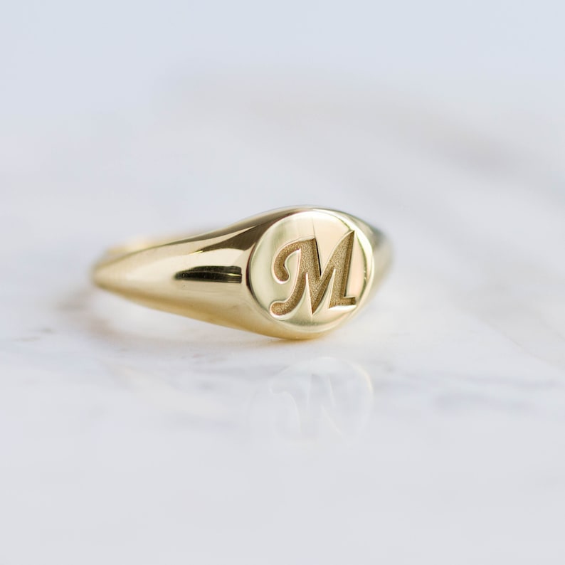 Engravable signet ring for women in gold plated sterling silver