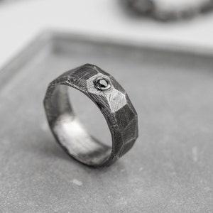 Black Diamond Ring Men Brutalist Wide Band Oxidized Silver 925 - Custom Engraved Faceted Wedding Ring for Him - SR00070