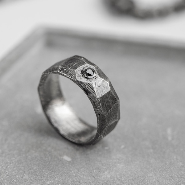 Bague homme diamant noir brutaliste large anneau en argent oxydé 925 - Alliance texturée pour lui - SR00070