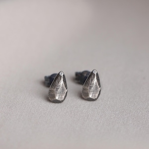 Brutalist Teardrop Stud Earrings Oxidized Silver - Men and Women Studs - Gift for Him SE00106