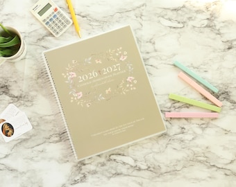 2026-2027 Catholic Homeschool Planner:  Traditional & New Liturgical Homeschool Planner / Dated Lesson Plan Grade Book