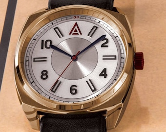 WT Author Classic Leather Watch: The No 1934 White Quartz
