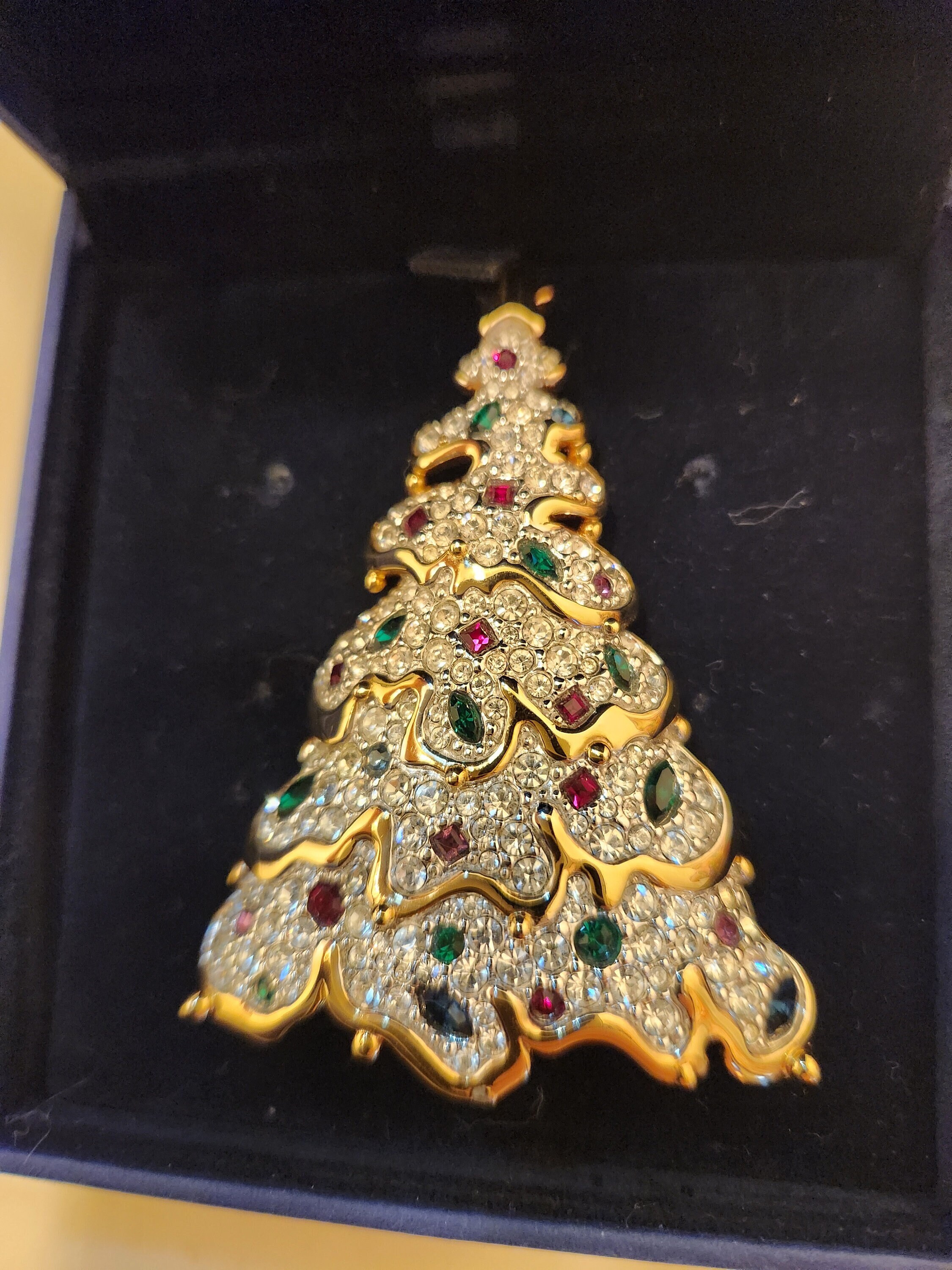 Swarovski クリスマスオーナメント 1997年 Swarovski 1997 Christmas Tree Pin, RARE Book Piece, Crystals
