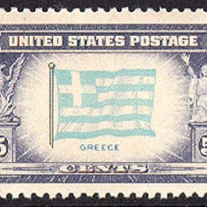 Può includere: Un francobollo blu degli Stati Uniti con una rappresentazione della bandiera greca, una fenice e una statua. Il francobollo riporta la scritta "United States Postage" e "Grecia" e il numero "5" su ciascun lato.