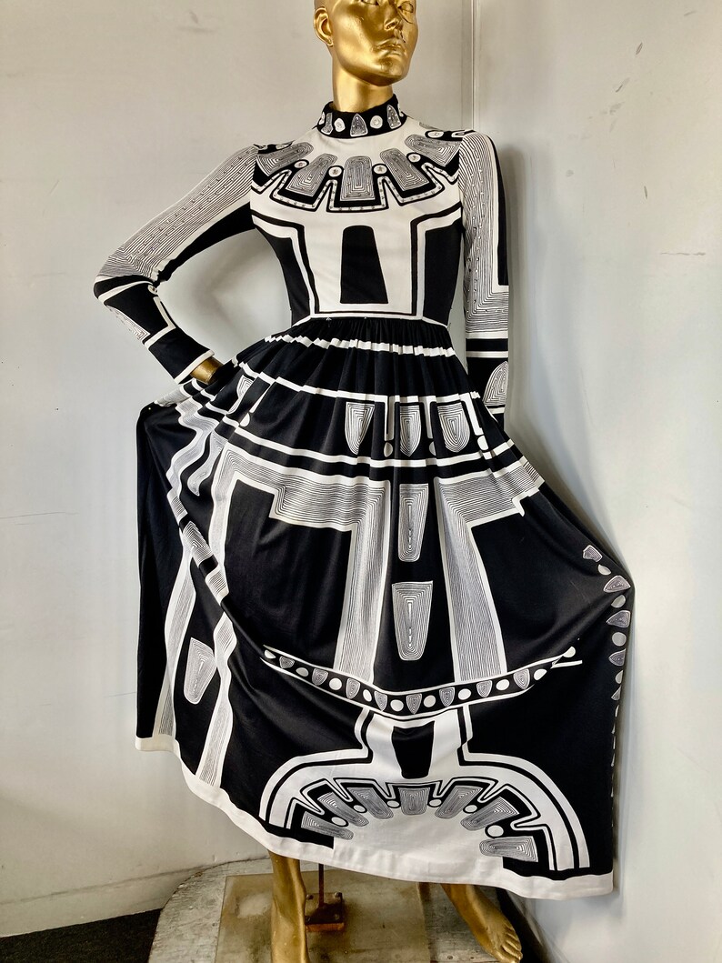 SZ XS vintage 1970s long dress bold op art print black and white high quality jersey knit-this dress breathtakingly beautiful and chic image 4