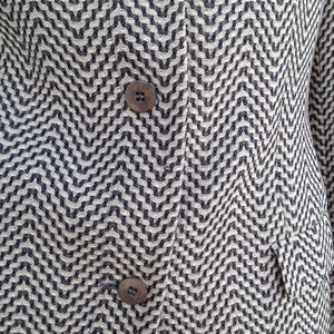 GIORGIO ARMANI stunning vintage blazer-gray and cream herringbone  wool- semi fitted-all occasions- sustainable fashion made in ITALY sz40