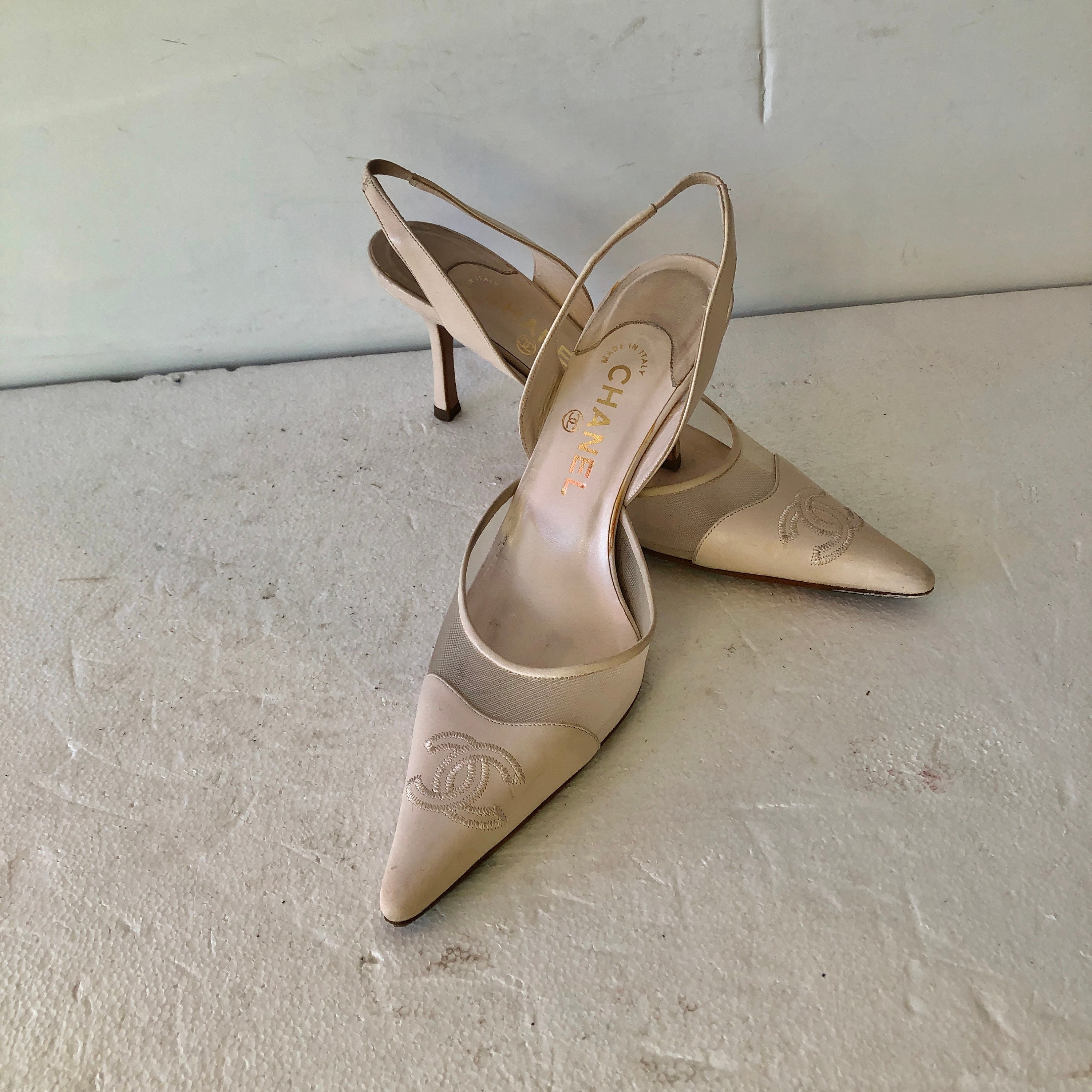 Chanel - Authenticated Heel - Leather Beige Plain for Women, Very Good Condition