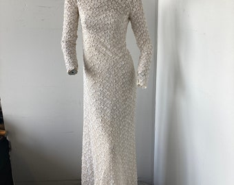 Haute Couture made vintage 60s /70s guipure lace wedding gown- this dress is beautiful beyong belief - sz 4/6