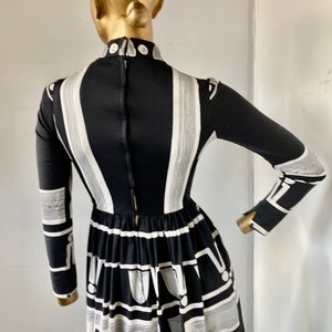 SZ XS vintage 1970s long dress bold op art print black and white high quality jersey knit-this dress breathtakingly beautiful and chic image 8